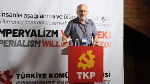 TKP öncülüğünde düzenlenen NATO karşıtı uluslararası zirveden genel görünüm.