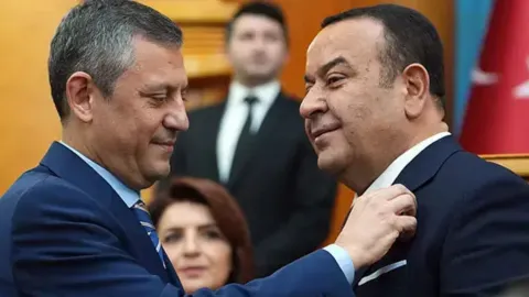 CHP Ankara Milletvekili Adnan Beker partisinden istifa etti