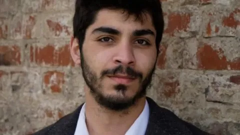 Gazeteci Hazar Dost
