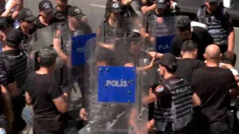Ankara'da NATO Zirvesi protestosuna polis müdahalesi