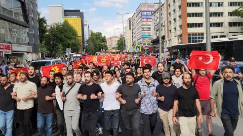 TKP Genel Sekreteri Kemal Okuyan'ın açıklamaları sırasında çekilmiş bir fotoğraf.