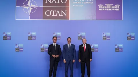 ABD Başkanı Donald Trump'ın NATO Zirvesi'nde açıklama yaparken çekilmiş fotoğrafı.