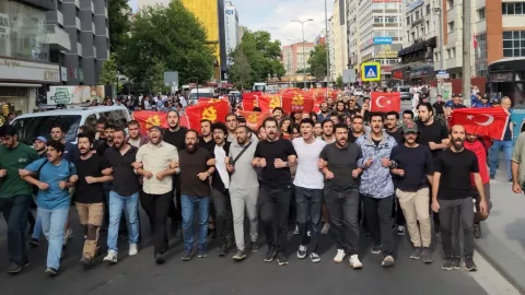 Ankara'da NATO karşıtı protesto sonrası gözaltına alınan Türkiye Komünist Partisi üyelerinin emniyetteki ifade işlemleri başladı.