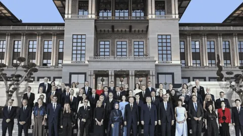 NATO liderlerinin akşam yemeği için Cumhurbaşkanlığı Sarayı'nda ağırlandığı masa düzeni.