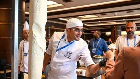 NATO Zirvesi'nde servis edilen MADO dondurması ve Manolya Sitesi davasında yargılanan MADO sahiplerine ilişkin haber başlığı.