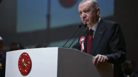 Cumhurbaşkanı Recep Tayyip Erdoğan konuşma yaparken