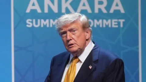 ABD Başkanı Donald Trump konuşma yaparken