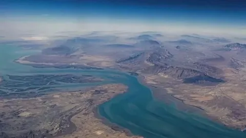Hürmüz Boğazı haritası ve gemi silüeti