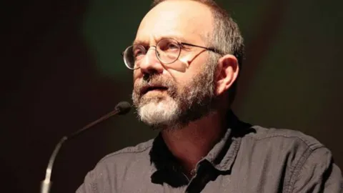Kemal Okuyan açıklama yaparken
