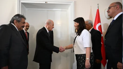 DEM Parti İmralı Heyeti üyeleri açıklama yaparken