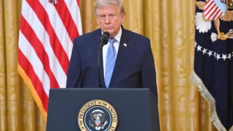 Donald Trump konuşma yaparken