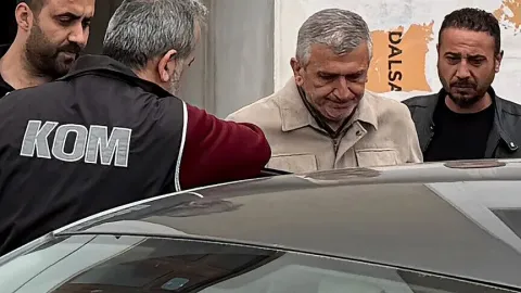 Akçakoca Belediye Başkanı Fikret Albayrak'ın yeniden tutuklanmasına ilişkin haber.