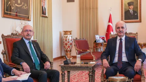TBMM Başkanı Numan Kurtulmuş ve CHP Genel Başkanı Kemal Kılıçdaroğlu yan yana.