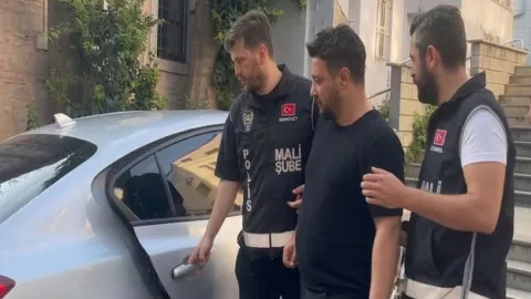 Oğuzhan Uğur ve Ahbap Derneği soruşturmasıyla ilgili bilirkişi raporuna ilişkin haber görseli.