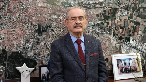 Yılmaz Büyükerşen'in CHP'den istifa ettiğini gösteren görsel