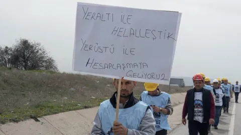 Yunus Emre Termik Santrali işçilerinin maaşları için başlattığı yürüyüş.
