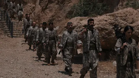 TBMM binası ve Türk bayrağı sembolik olarak gösteriliyor.
