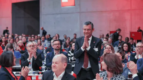 Almanya Sosyal Demokrat Partisi Eş Genel Başkanı Lars Klingbeil'in açıklamaları.