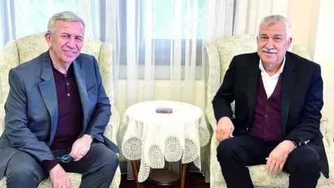 Yeni Parti'ye geçen belediye başkanlarını gösteren görsel