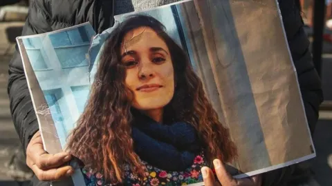 Gülistan Doku soruşturması kapsamında polis operasyonu yapıldığına dair görsel.