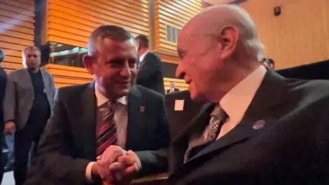 MHP Genel Başkanı Devlet Bahçeli, siyasi açıklamalarda bulunurken çekilmiş bir fotoğrafı.
