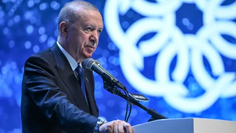Cumhurbaşkanı Recep Tayyip Erdoğan konuşma yaparken