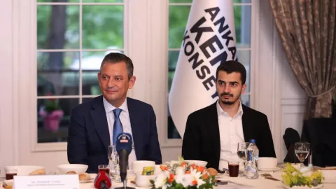 Çankaya Belediye Başkanı Hüseyin Can Güner'in CHP'den istifasına dair haber görseli.