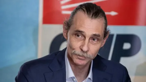 Etimesgut Belediyesi'ne operasyon: Erdal Beşikçioğlu dahil gözaltılar var