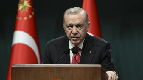 Rus basınında 'Türkiye' analizi: 'Kusursuz fırtına yaklaşıyor, Erdoğan için en iyi seçenek beklemeden seçime gitmek'