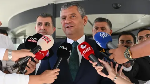 Özgür Özel Yeni Parti'nin CHP'ye göre avantajını açıkladı: 'CHP’ye yüklenen tarihi yük...'