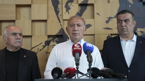 CHP'de Gürsel Tekin krizi: 'Fiili durum yarattı, görevden alma yetkisi yok'