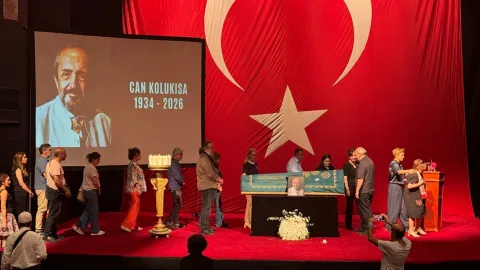 Usta oyuncu Can Kolukısa İstanbul'da düzenlenen törenle uğurlandı