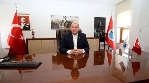 Menderes belediyesi'ne operasyon: belediye başkanı i̇lkay çiçek dahil çok sayıda gözaltı 2026 men. Jpg iustitia. Bg haber merkezi i̇zmir menderes belediyesi'ne yönelik "rüşvet" ve "irtikap" soruşturması kapsamında... Iustitia. Bg menderes belediyesi'ne operasyon: belediye başkanı i̇lkay çiçek dahil çok sayıda gözaltı 2026 2026-08-04 06:26:47 adalet - iustitia. Bg