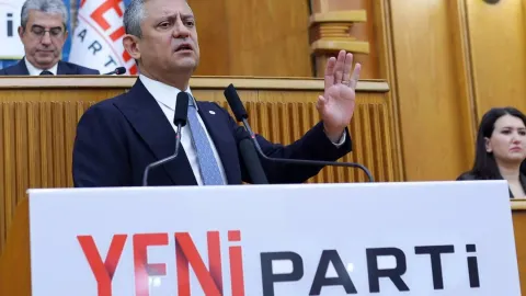 Özel'den chp'lilere istifa çağrısı: 'darbecilerden, butlancılardan kurtulun, partimize buyurun' 2026 oo. Jpg iustitia. Bg haber merkezi yeni parti genel başkanı özgür özel, partisinin ilk açık meclis grup toplantısında ana... Iustitia. Bg özel'den chp'lilere istifa çağrısı: 'darbecilerden, butlancılardan kurtulun, partimize buyurun' 2026 2026-08-04 11:00:51 adalet - iustitia. Bg