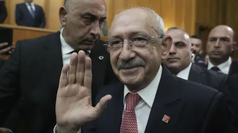 CHP'de yeni kriz: 'Üçüncü yol'cu vekiller Kılıçdaroğlu'nun kurultayı geçiştirmesinden rahatsız