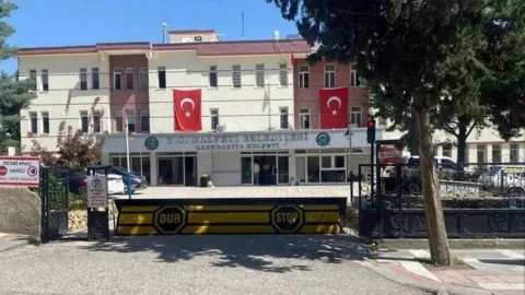 Halfeti Belediyesi soruşturmasında 14 tahliye: Eski AKP'li başkanın tutukluluğu sürüyor