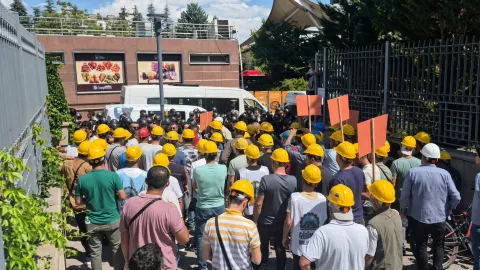 Ankara'da bakanlık önünde eylem yapan madenciler gözaltına alındı