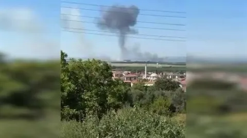 Yalova'da F-16 eğitim uçağı düştü, pilot atlayarak kurtuldu