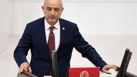 Yeni Yol Partisi'nin milletvekili sayısı 19'a düştü, CHP'den destek geldi