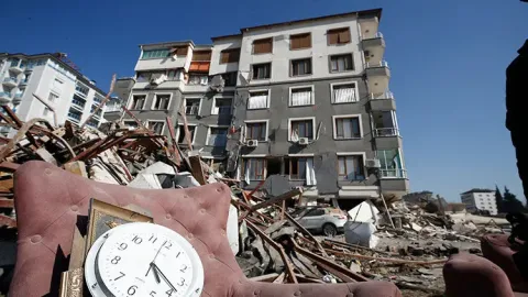 İktidarın 6 Şubat yalanı çığrından çıktı: 'Dünyada destansı bir inşa faaliyeti yaptık'