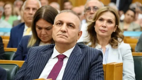 İYİP Milletvekili Ömer Karakaş partisinden istifa etti