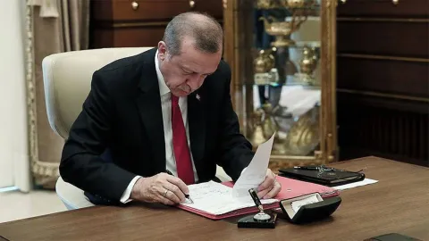 Erdoğan, Jandarma ve Silahlı Kuvvetler komuta kademesi değişikliklerini imzaladı