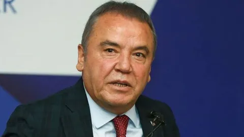 Muhittin Böcek bir kez daha ifade verdi: 'İmamoğlu benden 15 milyon avro istedi'