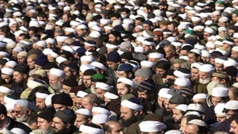 TKP Genel Sekreteri Kemal Okuyan, AKP'nin tarikat ayrımından yararlandığını iddia etti
