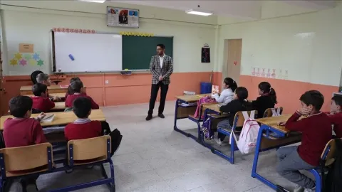 MEB'in yeni eğitim yılı genelgesine tepki: Eğitim-İş, düzenlemenin öğretmen denetimini artırdığını savundu