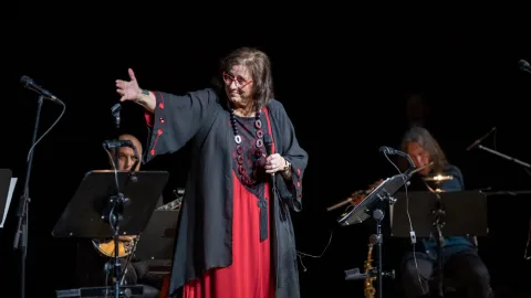 Yunan müziğinin efsane sesi Maria Faranduri