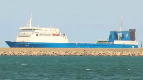 Karadeniz'de 'Ural' kurtarma gemisine saldırı: 1 denizci yaşamını yitirdi, 8 yaralı