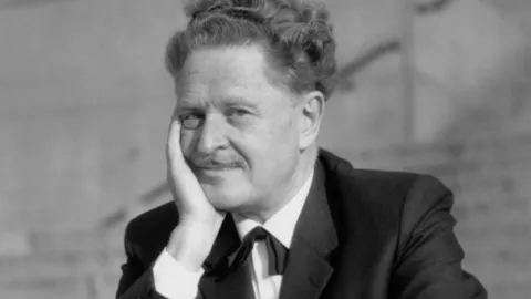 THTM'den İzmir'deki Nâzım Hikmet sergisine karşı çağrı: 'Emek düşmanı Folkart, Nâzım'dan elini çek'