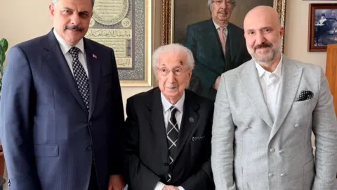 İçişleri Bakanı Çiftçi, 2. Abdülhamit'in torununu ziyaret etti