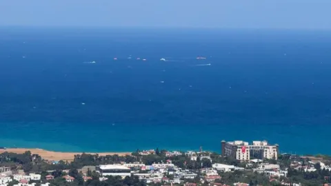 258 kişi taşıyan yolcu gemisi Girne açıklarında alabora oldu: 159 kişi kurtarıldı